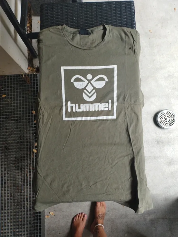Tee shirt