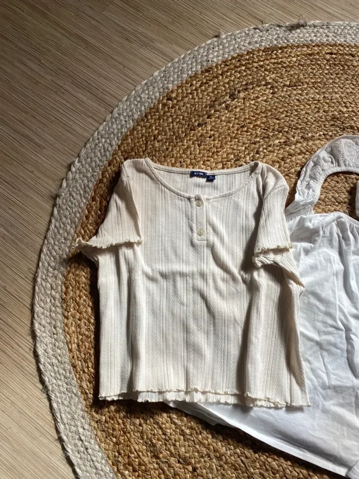 Lot t-shirt et débardeur - photo numéro 2