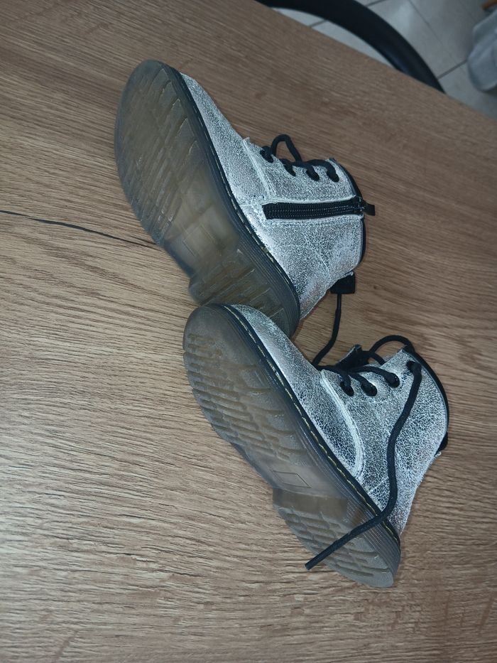 Chaussures montantes T 23 - photo numéro 2