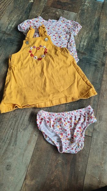 Ensemble 18 mois en très bon état