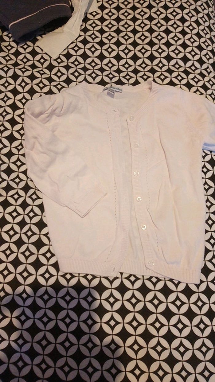 Joli gilet blanc avec motif ajouré - photo numéro 2