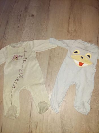 Lot 2 grenouillères 6 mois bon état