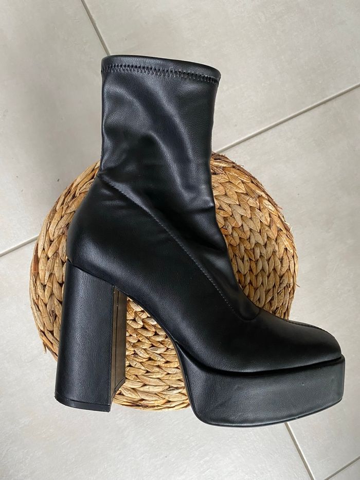 Bottines Neuves Stradivarius - photo numéro 3