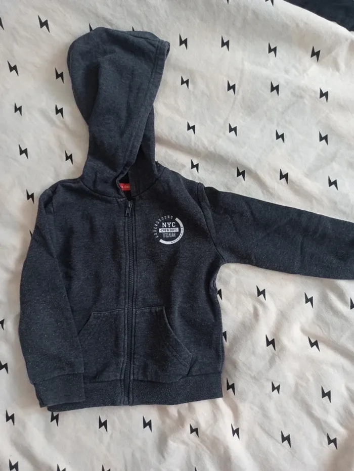 Lot gilet idéal crèche-école / taille 4 ans / tbe - be - photo numéro 3