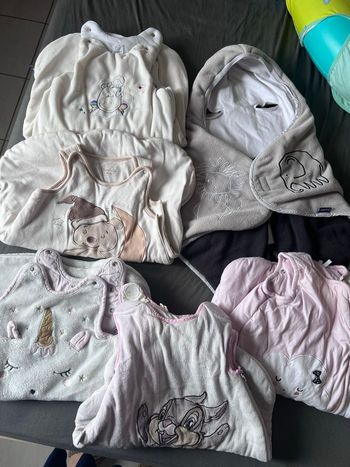 5 gigoteuse et 1 adaptable cosy 0-6 mois