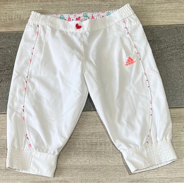 Pantacourt adidas 2/3 ans comme neuf