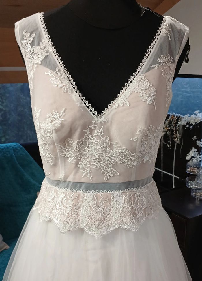 robe de mariée neuve taille 38 - photo numéro 3