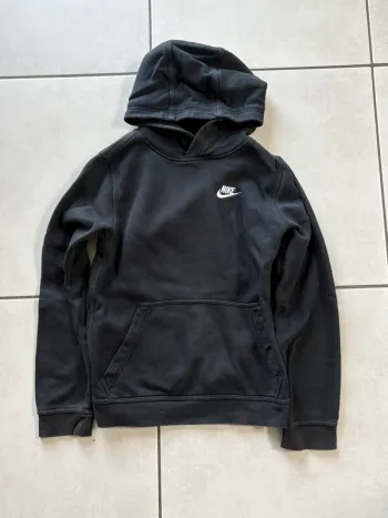 Pull Nike enfant T.147/158 TB etat
