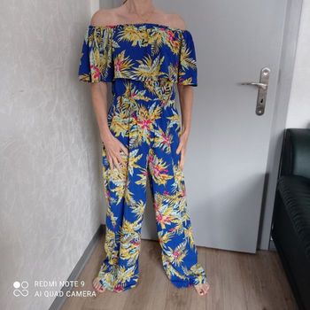 Combinaison bleue à fleurs t38