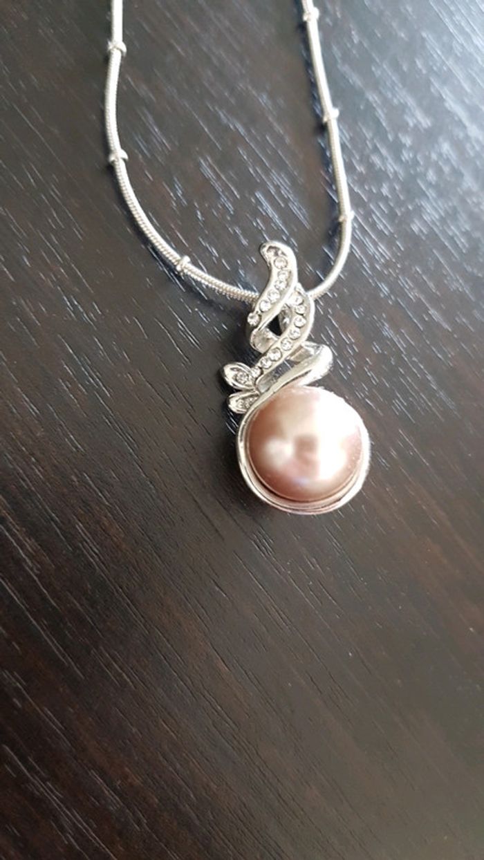 Collier et pendentif strass