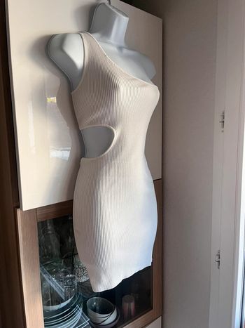Robe côtelé asymétrique stradivarius taille s