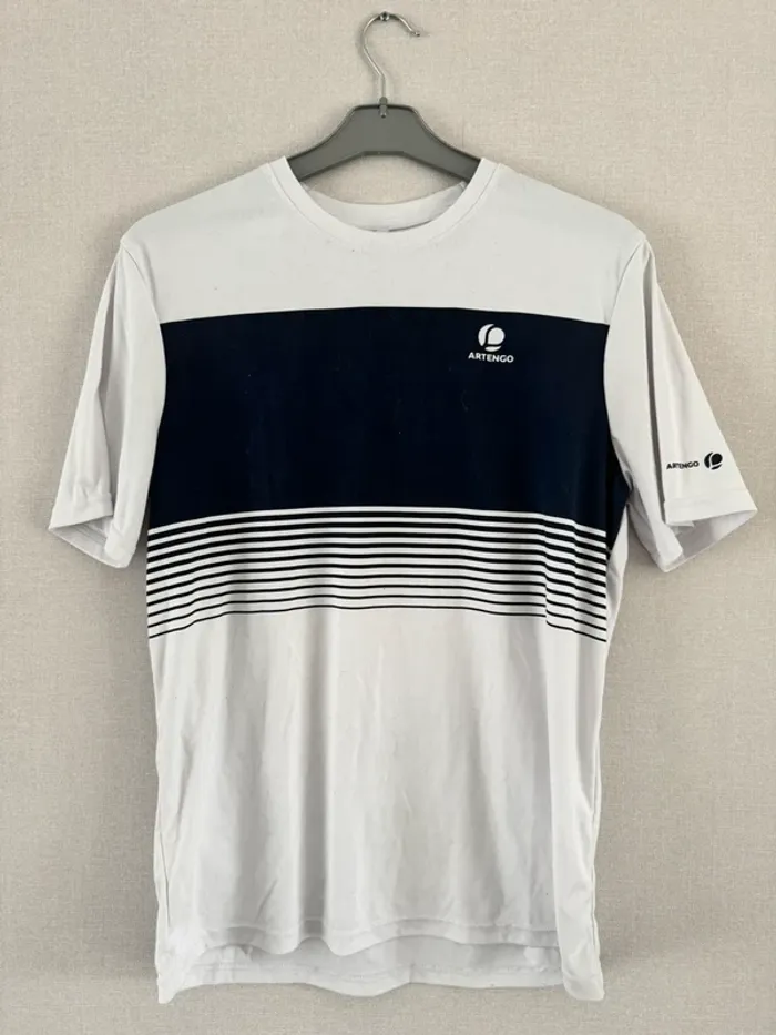 T-shirt rayé bleu et blanc