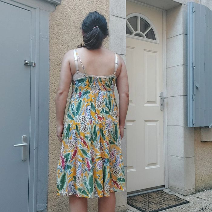 Jolie robe taille 40 - photo numéro 3