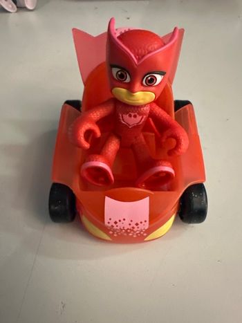 Voiture pyjamasque rose hasbro