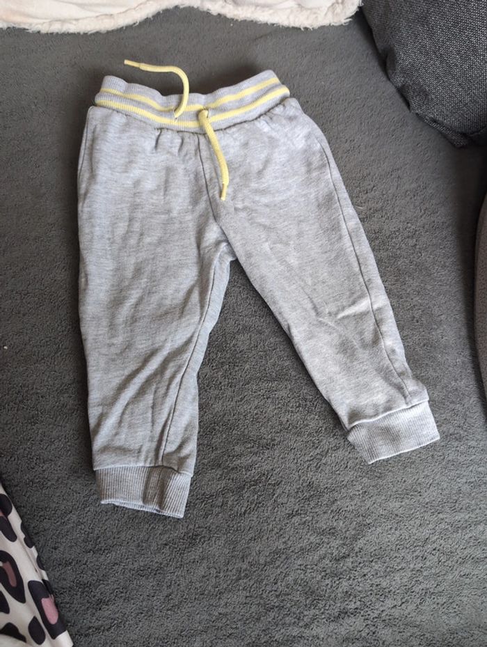 Jogging fille 9 mois