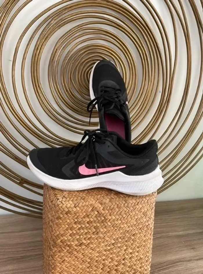 Baskets Nike T38.5