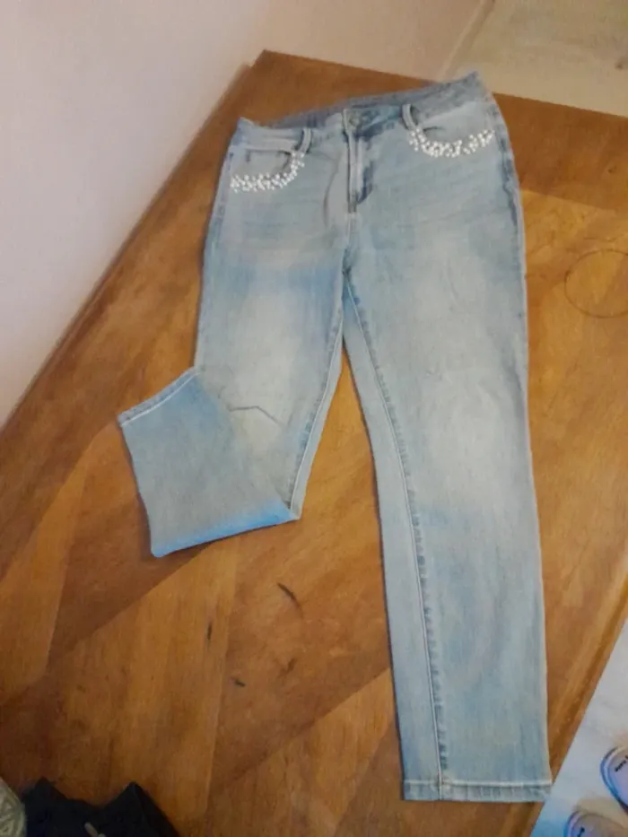 Jean avec perles sous poche