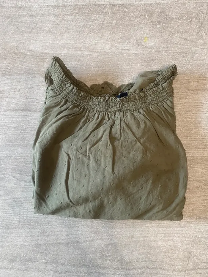 Blouse kaki bohème chic – broderies anglaises et manches 3/4 - photo numéro 4