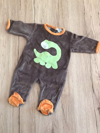 Dors bien motif dinosaure