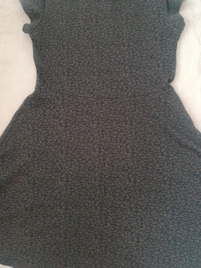 Robe grise "léopard" 10 ans - photo numéro 3