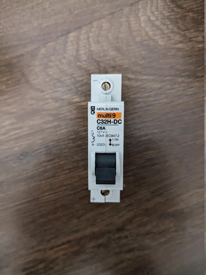 Disjoncteur C32H-DC Merlin Gerin - lot de 2 possible