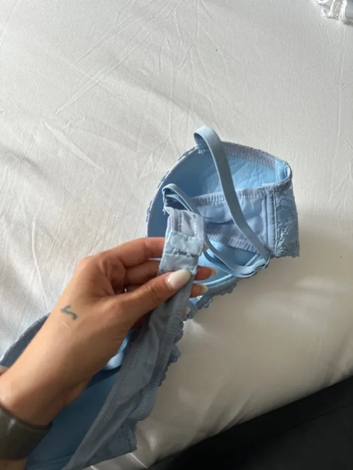 Soutien gorge bleu - photo numéro 3