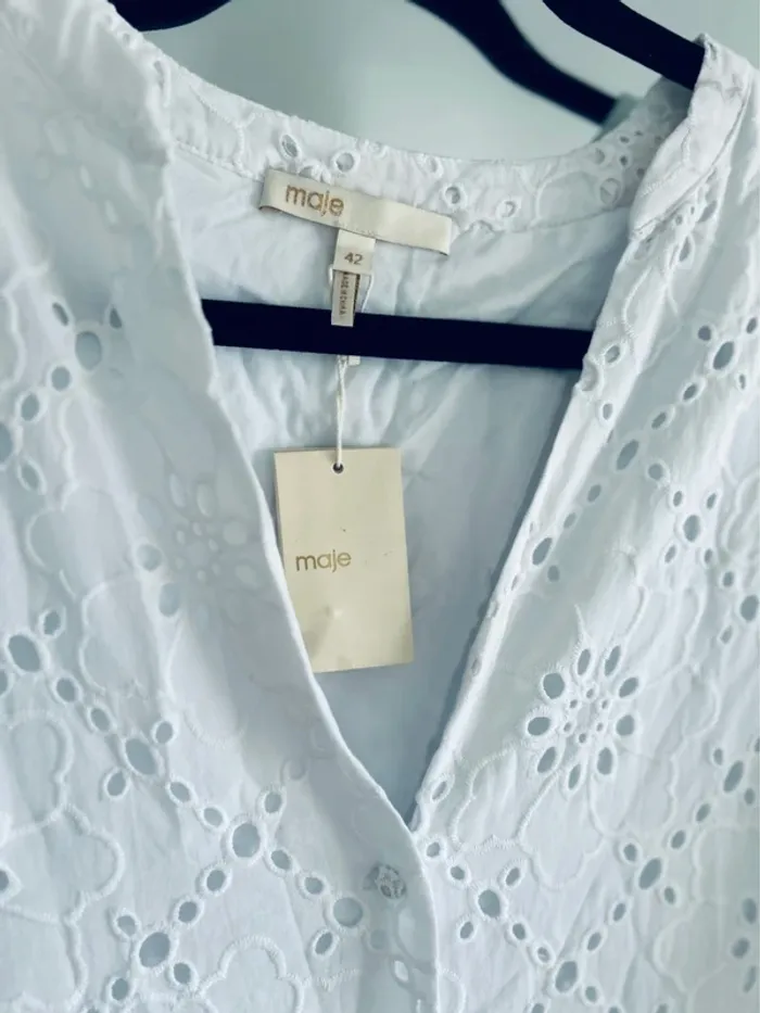 Sublime robe Maje en broderie Anglaise neuve étiquette taille 42 - photo numéro 3