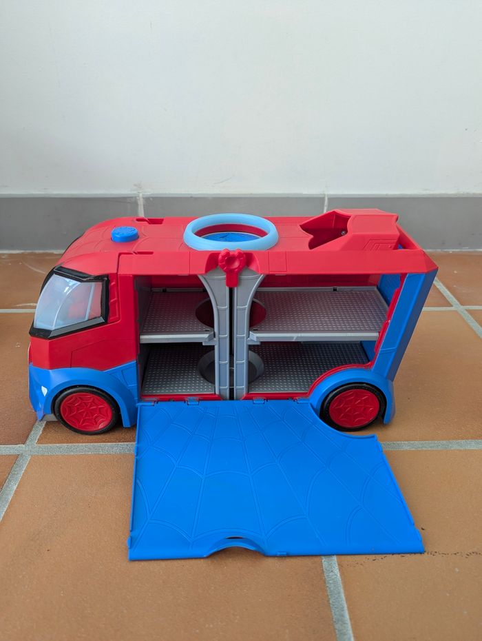 Véhicule spiderman - photo numéro 4
