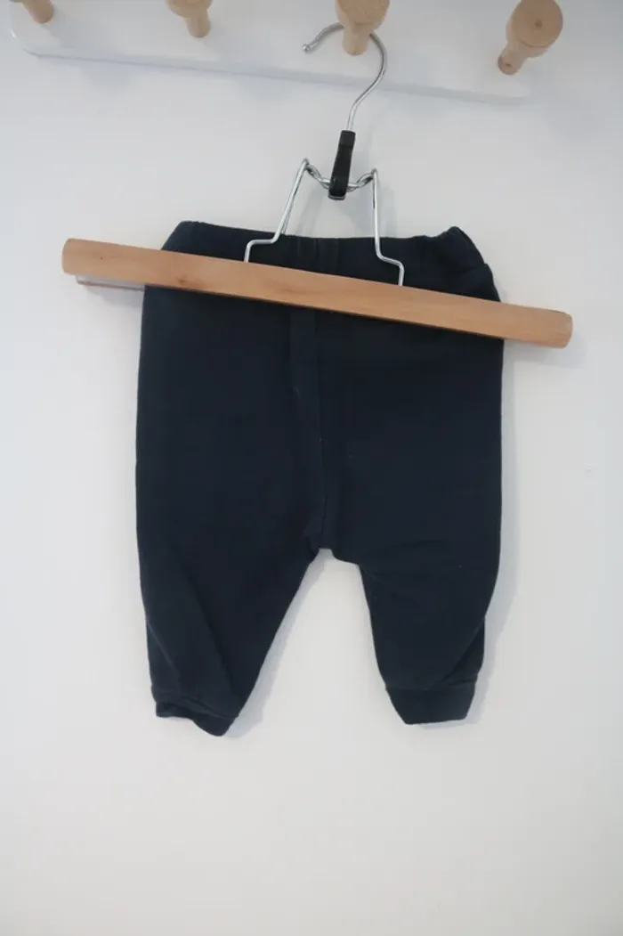 Ensemble automne haut Kiabi et jogging H&M 1 mois - photo numéro 3