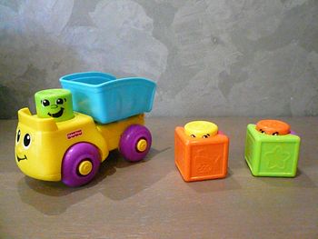 Camion benne rigolo’ blocs–Fisher Price / 1er âge neuf