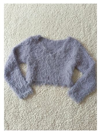Pull court duveteux lavande à col en V - look doux et girly vintage cute mignon -