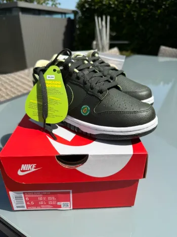Nike Dunk Low Avocado avec un sac filet