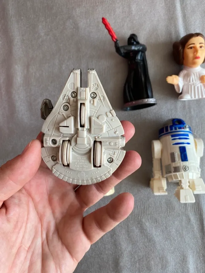 Lot 5 Burger King McDonalds toys Star Wars 2005 2009 - photo numéro 3