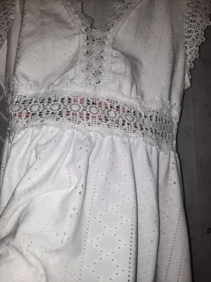 Jolie robe blanche taille 36 - photo numéro 2