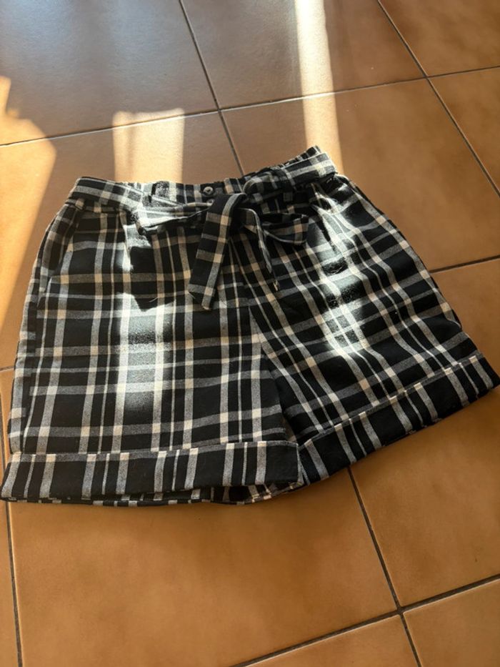 Short femme 34 - photo numéro 2