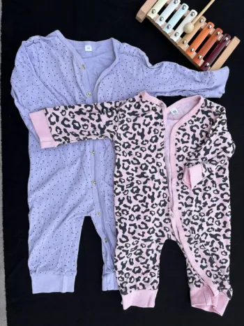 Lot 2 pyjamas 1 pièces Zélande