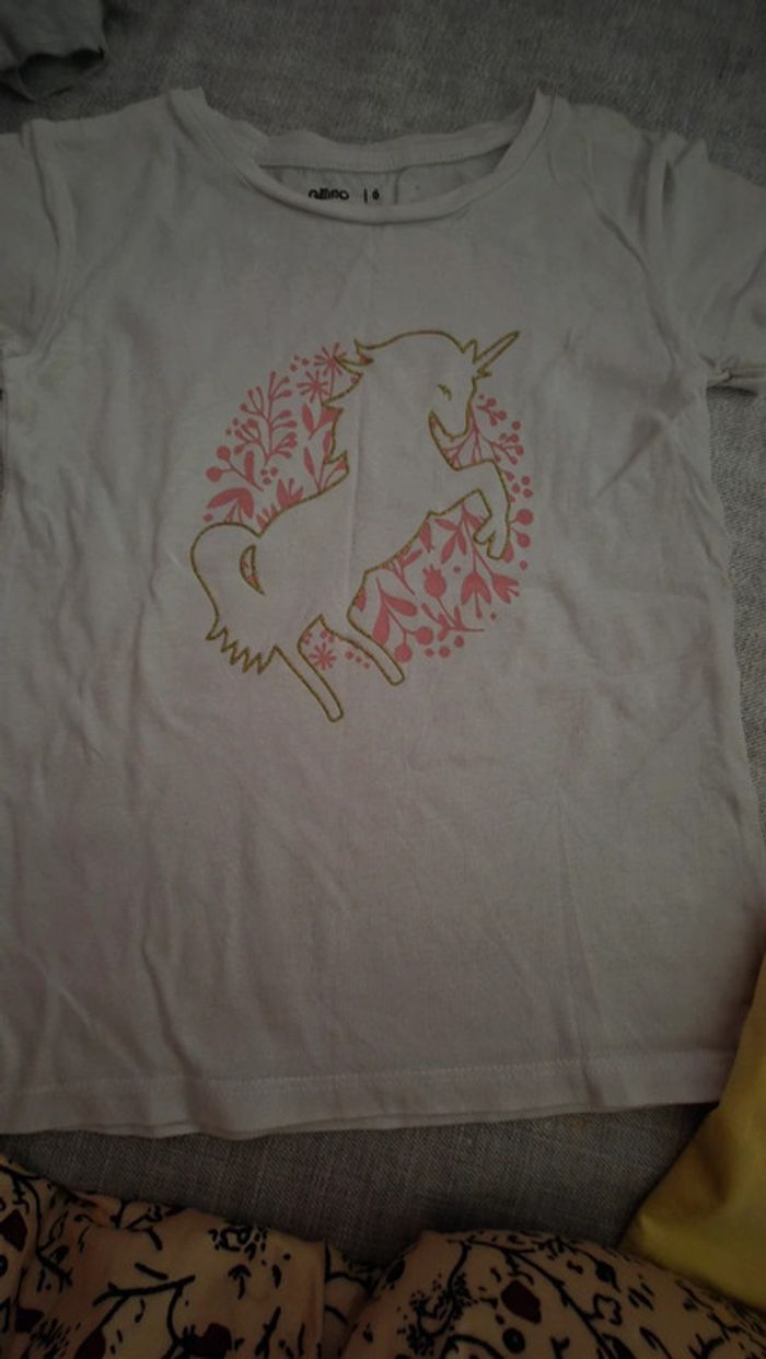 2 tee shirt 6 ans - photo numéro 3