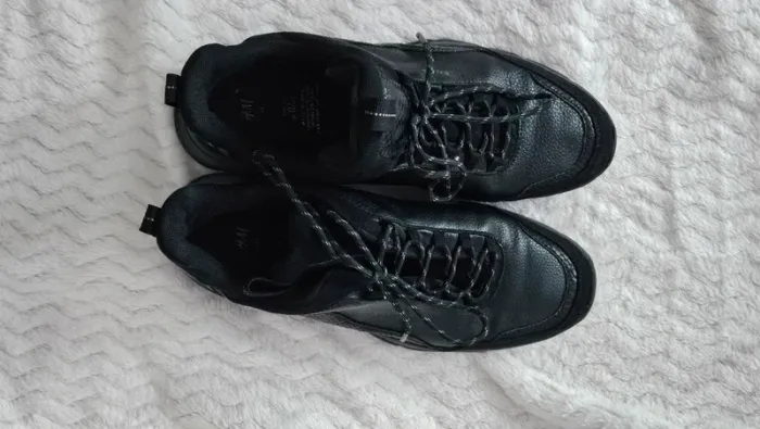 Basket noires H&M bon état taille 39 - photo numéro 6