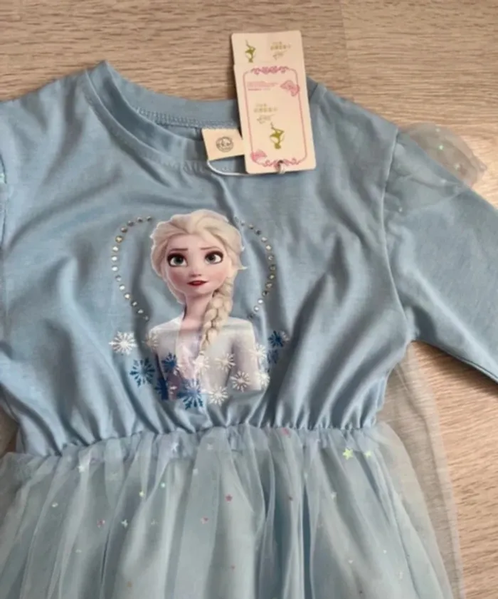 Superbe robe Elsa reine de neige 5 ans - photo numéro 9