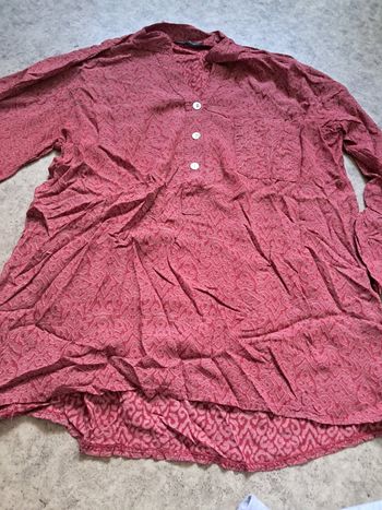 T-shirt rouge à motif