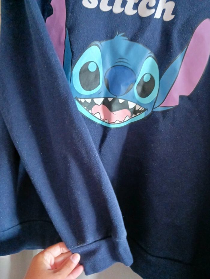 Pull marine Stitch Disney Primark Taille L40-XL42 - photo numéro 3