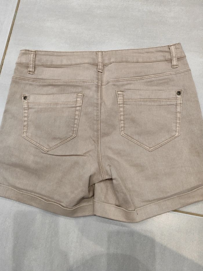 Short beige - photo numéro 2