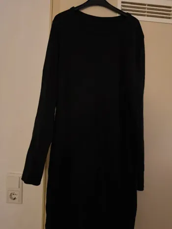 Schwarzes Kleid für Damen