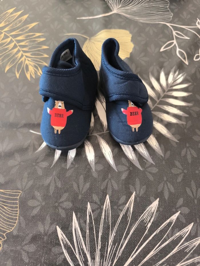 Pantoufles bébé neuf - photo numéro 2