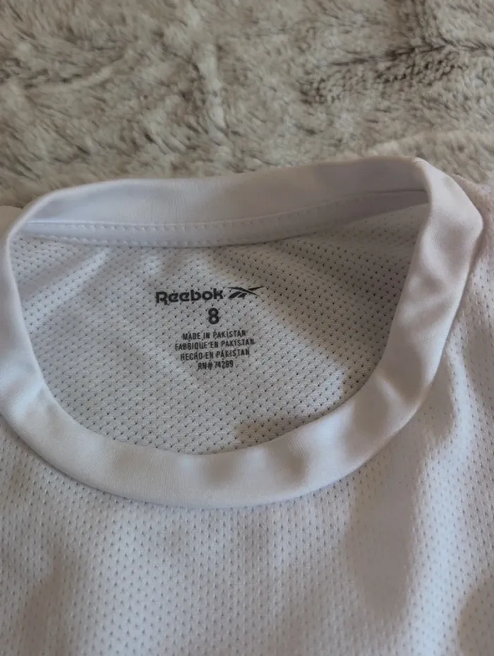 T-shirt fille. 8 ans. Reebok. Neuf - photo numéro 5