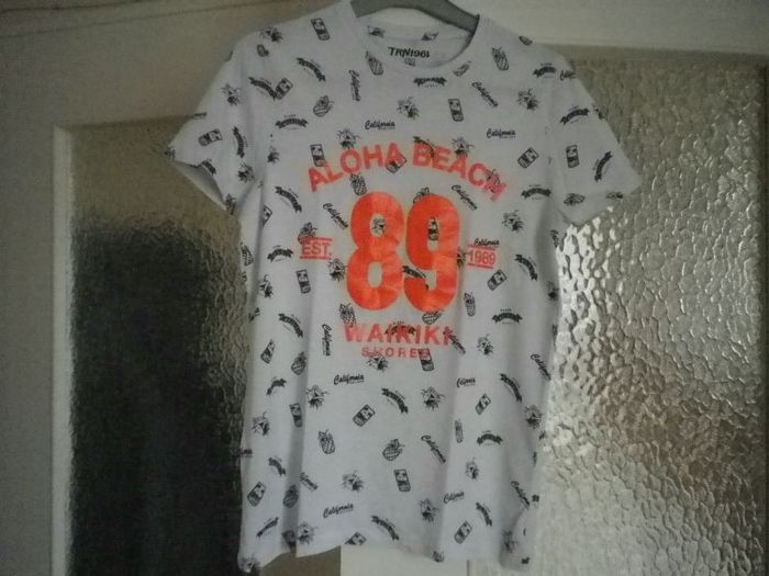 TEE-SHIRT