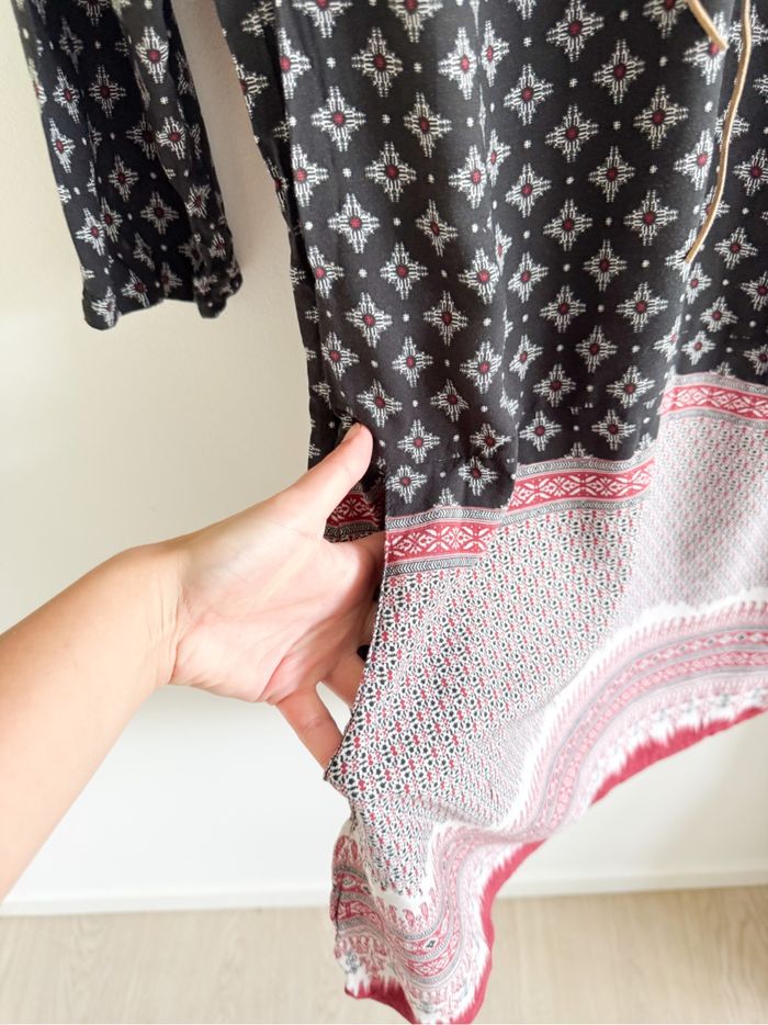 Robe manches 3/4 noir bordeaux à motifs camaïeu taille 38 M - photo numéro 4