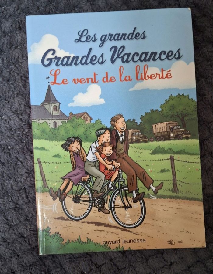 Livre les grandes vacances - photo numéro 1