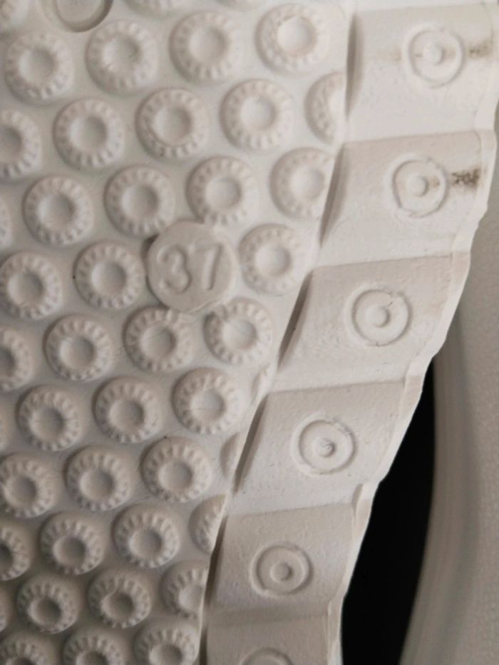 Sublimes baskets femme grosses semelles pointure 37 - photo numéro 9