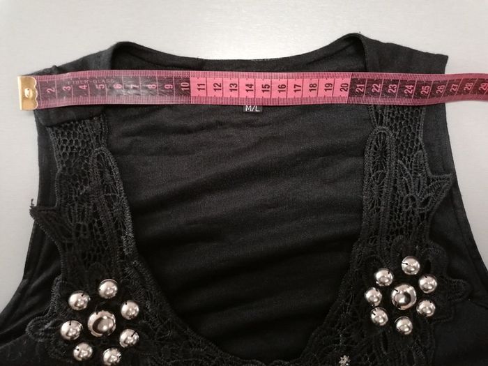 Robe noire broderie et perles M.L - photo numéro 8